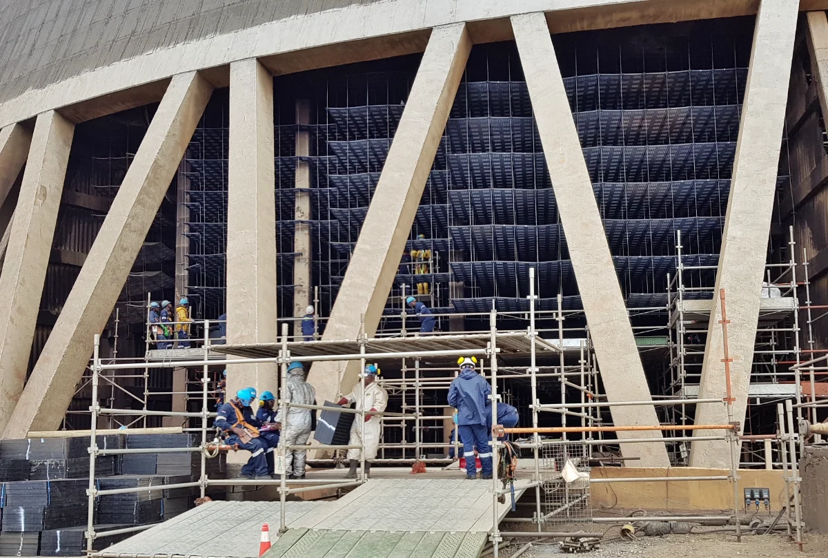 Petrochemical and chemical processing cooling installation
